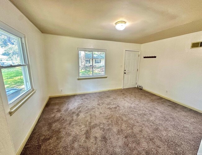 Photo - 1901 Conlin Ave