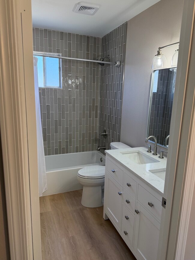 416 W 10th St Unit #1