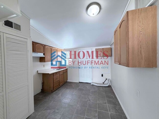 Photo - Two Bedroom House | Deposit Special!!!