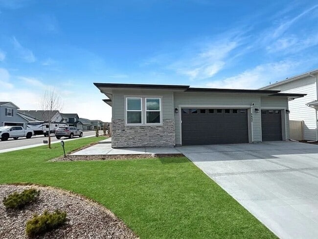 Building Photo - 5457 S Polaris Ave