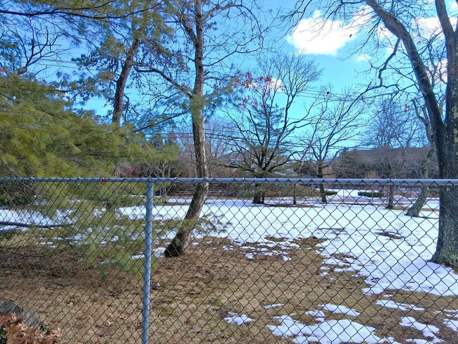 Photo - 34 Old East Neck Rd