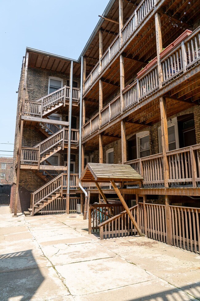 Photo - Uptown - English Garden, 1 Bed / 1 Bath - Central Heat & AC Unidad 4510-G