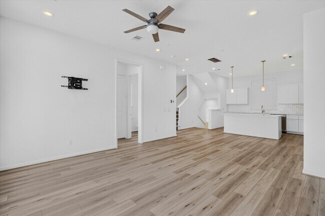 Photo - 1526 Ojeman Rd