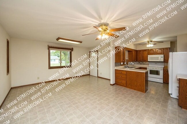 Photo - 605 4th Ave