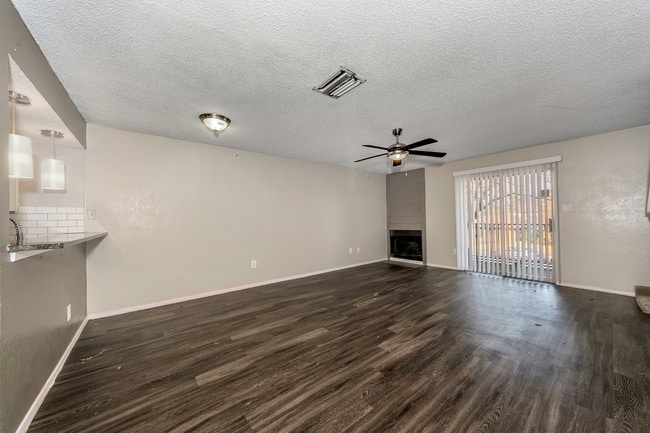 Photo - Agave Villas Apartment Homes