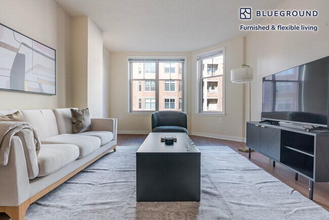 Photo - 2400 M St NW Unidad FL7-ID1209