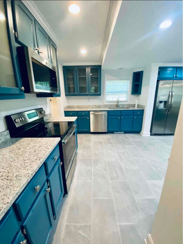 Photo - 12205 Greenleaf Dr SE