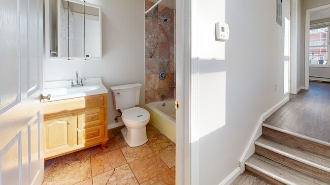 Photo - 329 Paris St