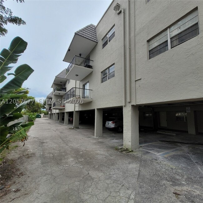 Photo - 5100 SW 41st St Unit 319