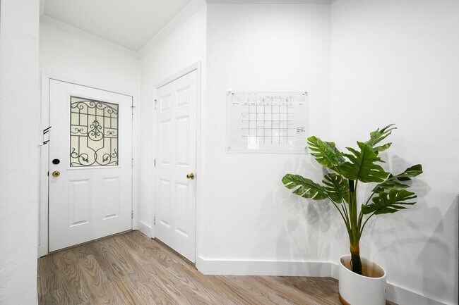 Photo - Optimal Location in Northwest Gainesville:...