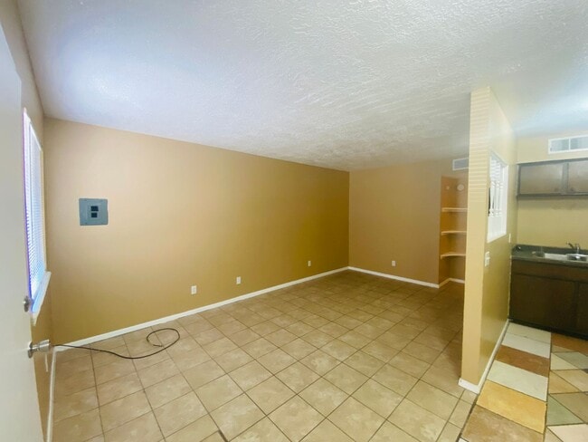 Photo - 1 Bedroom 1 bath unit available now! Unit LCO Foster Rd.