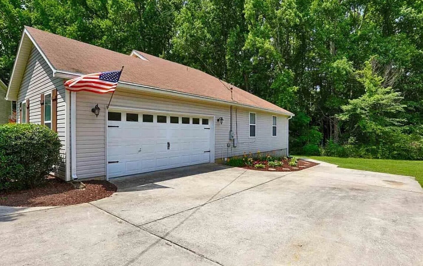 Photo - 12594 Hutchins Cir