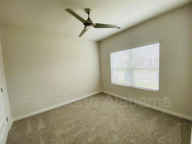 Photo - 408 Edgebrook Dr