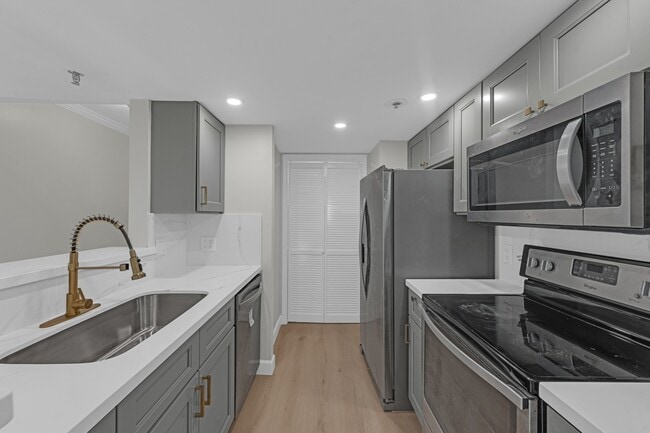 Photo - 3525 Sage Rd Unit 304