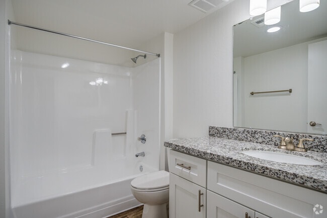 2HAB, 2BA - 950 ft²