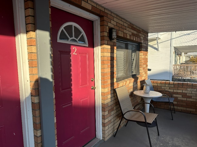 Building Photo - 14 M St