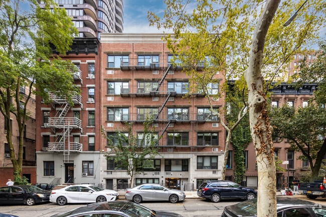 Photo - 444 E 87th St