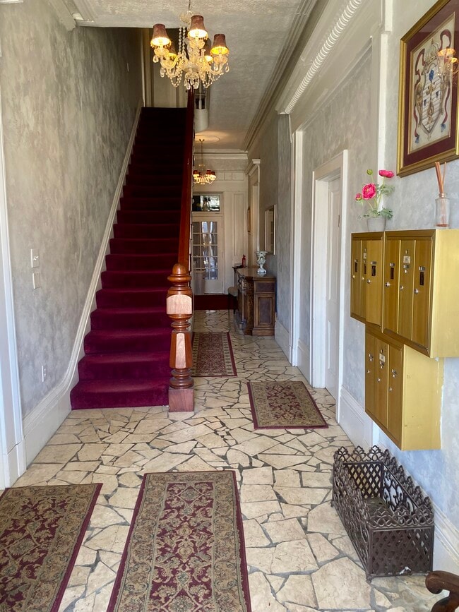 Photo - 605 SE Riverside Dr Unit E