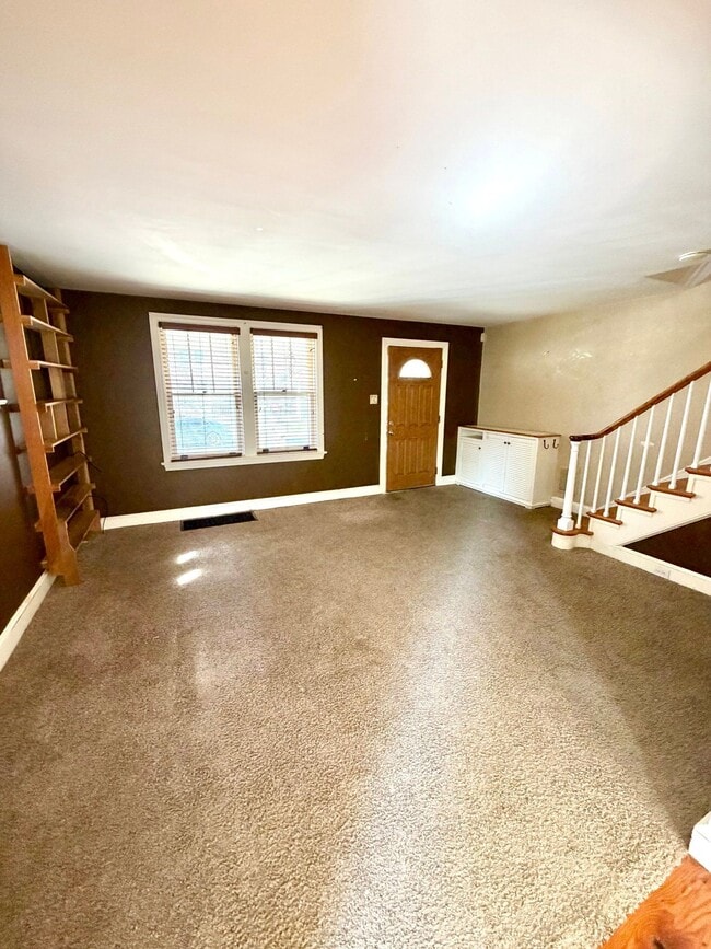 Photo - 738 E Madison St