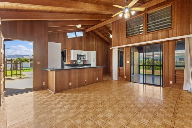 Photo - Three Bedroom Makaha Rental