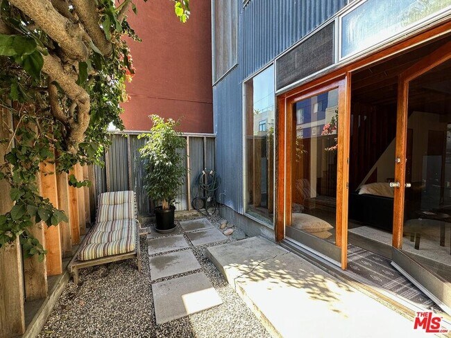 Photo - 37 Horizon Avenue, Los Angeles, CA 90291 -...