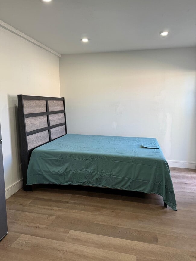 Photo - 6842 NW 14th Ct