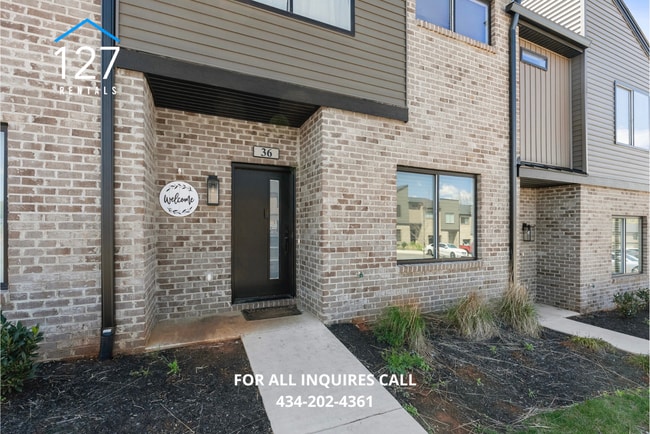Building Photo - 3BR/2.5BA Townhome in Rustburg – Modern Am...