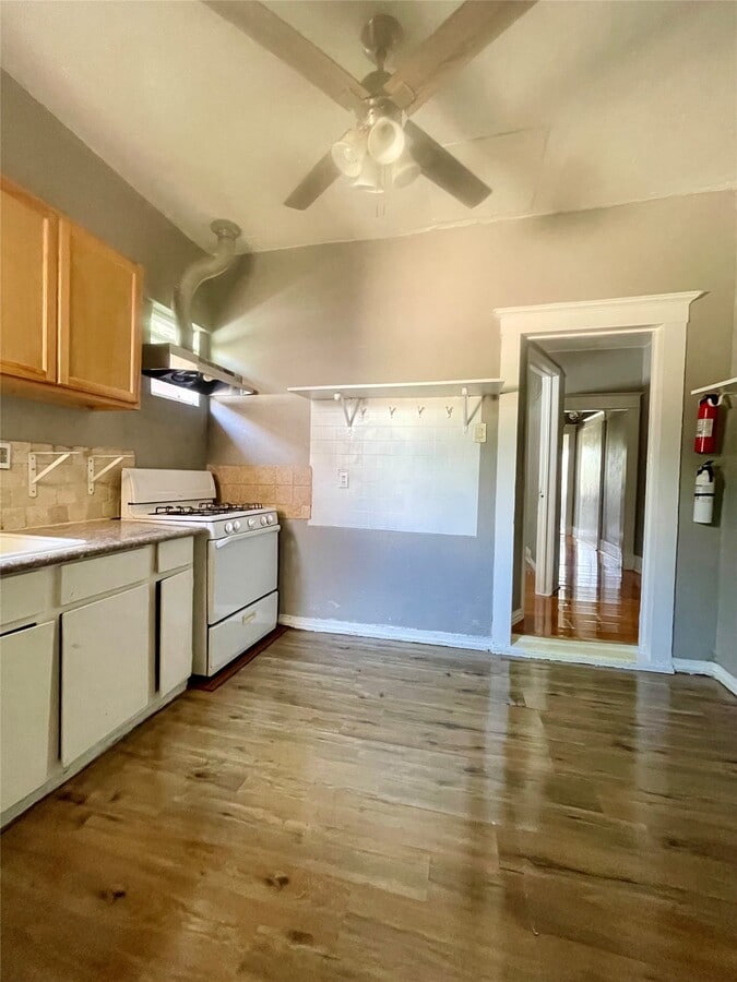 Photo - 6912 Avenue C