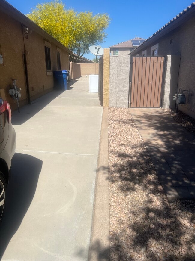 Photo - 16224 W Mescal St