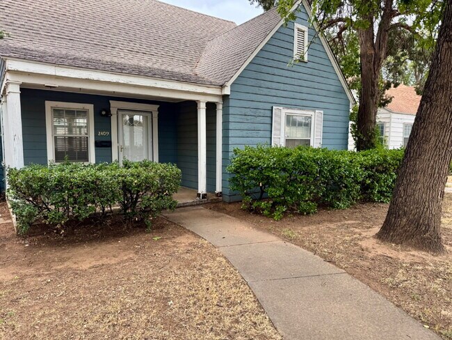 Photo - 2 Story Cute House Close to Campus! Flexible lease terms available. Choose from 6, 9, or 18-month...