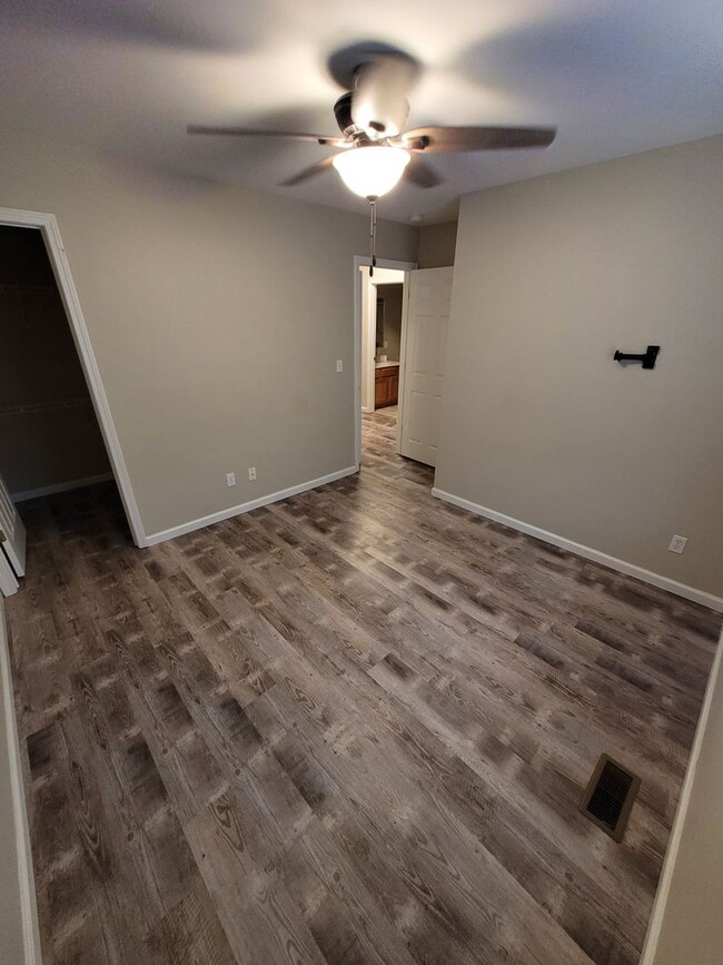 Photo - 416 Shade Tree Ln Unit 1
