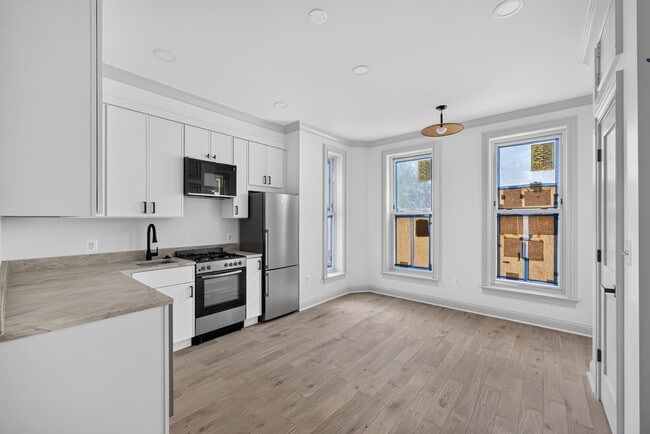 Photo - 311 East Capitol St SE Unidad #1