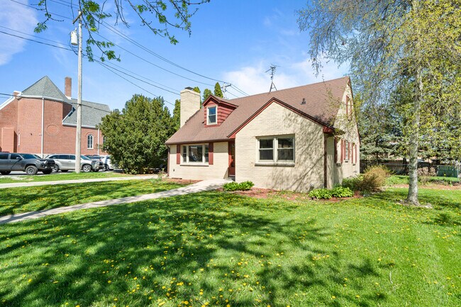 Photo - 11 S Church St