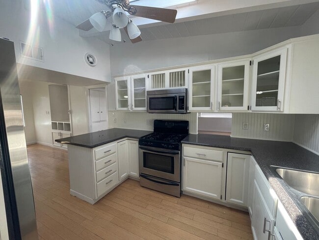 Photo - BEAUTIFUL HOME IN CENTER OF LAS VEGAS!