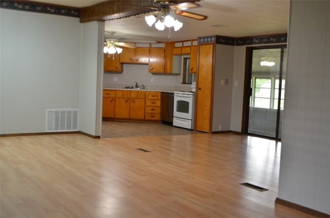 Photo - 2020 Gage Rd