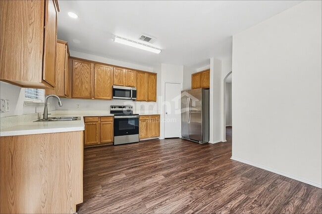 4000 Hidden Meadow Ct
