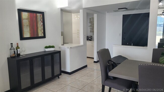 Photo - 2500 Parkview Dr Unit 802