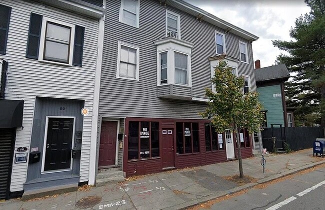 100 River St
