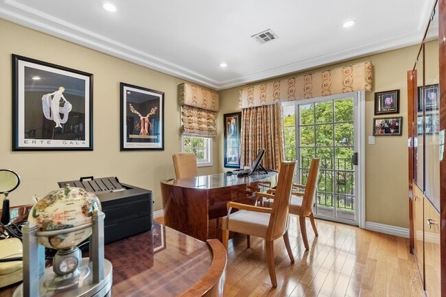 Photo - 1617 N Orange Grove Ave