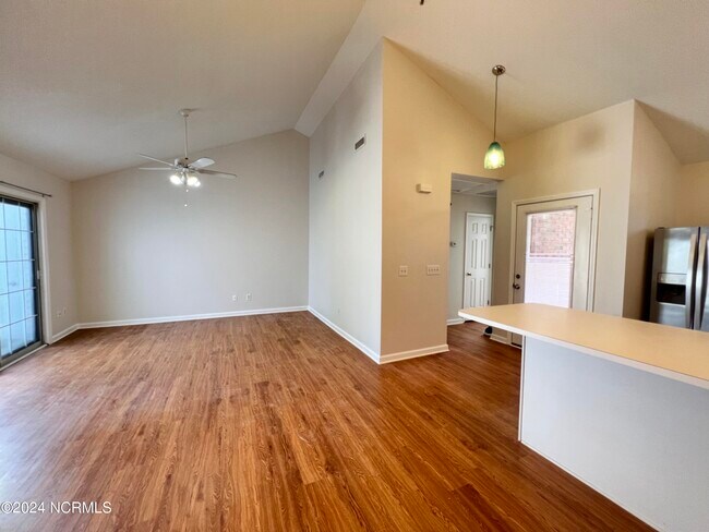 Photo - 3877 Merestone Dr