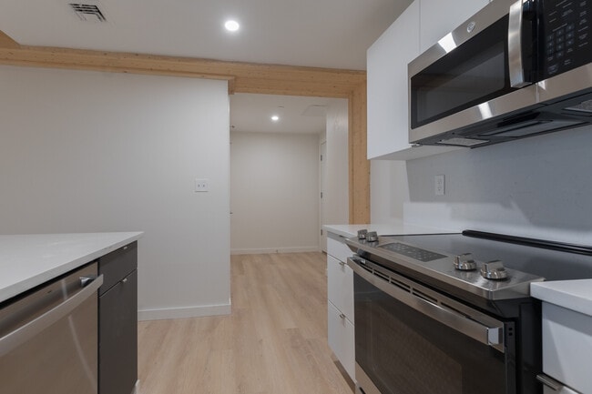 Photo - 11 E Lenox St Unit 2