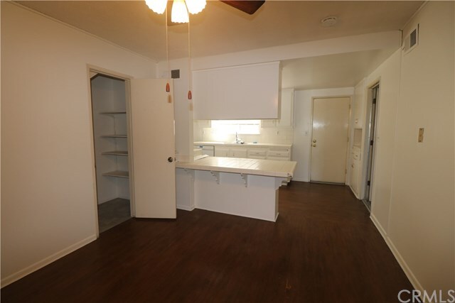 Photo - 4971 Newman Ave