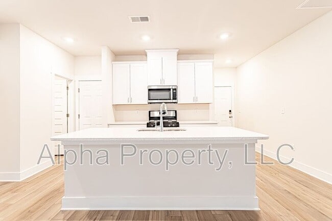 Photo - 212 Round Back Way