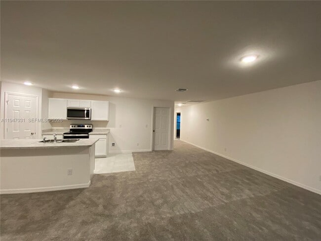 Photo - 328 NE 21st St