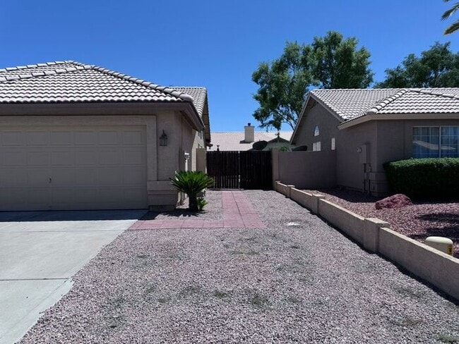 Photo - Adorable single floor 4 bedrooms,2 bathroo...