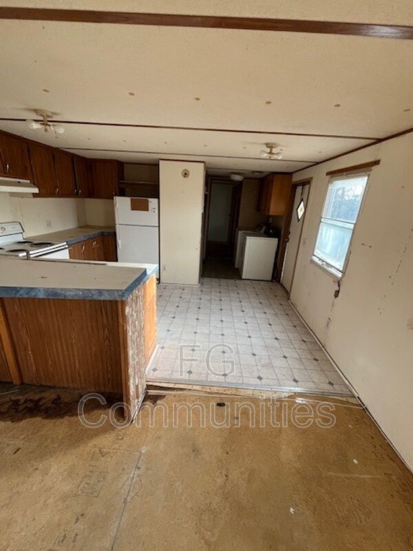 Photo - 100 2nd Ave SE