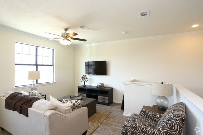 2BR-2BA Rodeo 976sf