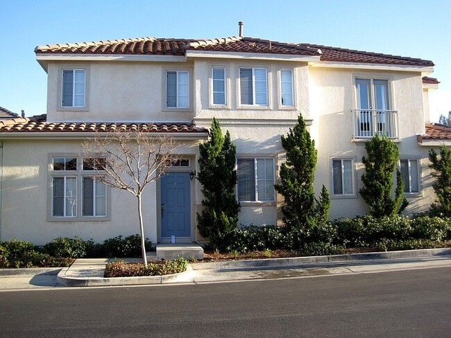 3-Bedroom Townhome with Community Pool & S... - 3-Bedroom Townhome with Community Pool & S...