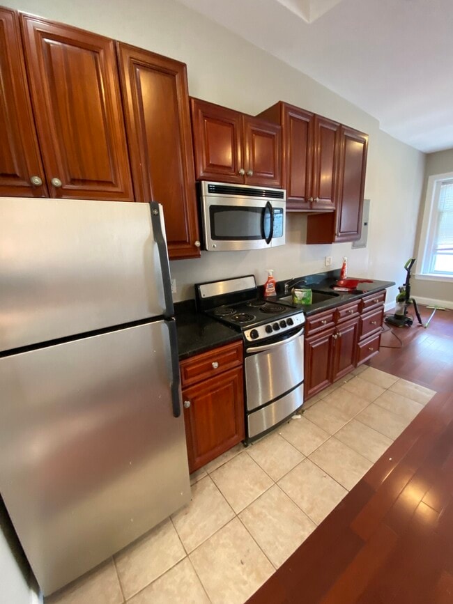 Building Photo - 43 Fairfield St Unit 3R