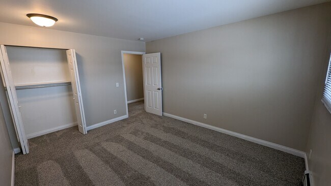 1st Bedroom - 1210 S BUS 127